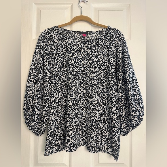 Vince Camuto Tops - Vince Camuto Black and White Printed Tunic Top